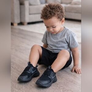 Boy's black running shoes